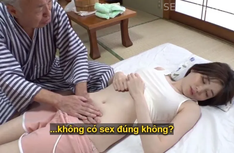 Người yêu của con trai bị đau nhức nhờ bố chồng yêu có nghề mát-xa đấm bóp và cái kết